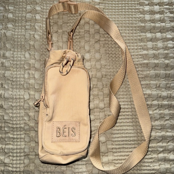 BEIS Handbags - Beis water bottle sling